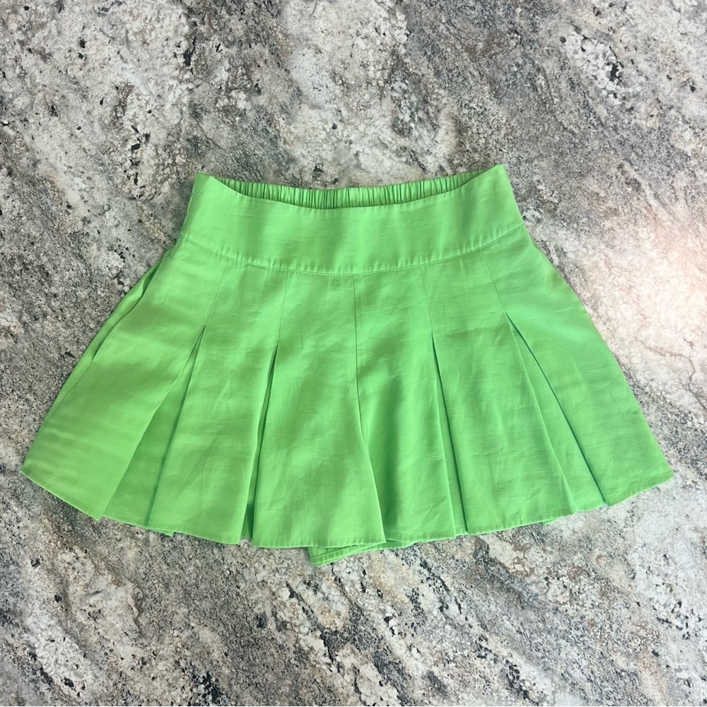Emily McCarthy Pleated Green Women's Swing Shorts Size Medium